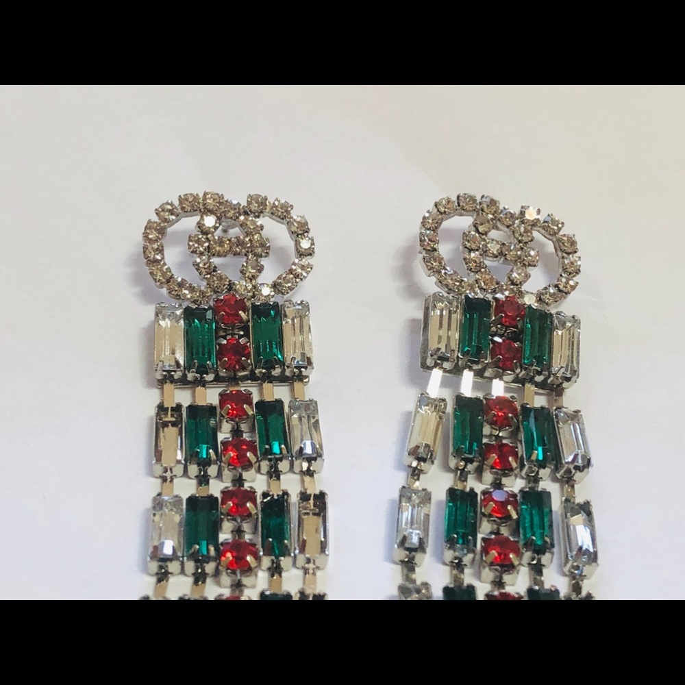 GG earring , like new . Worn once time